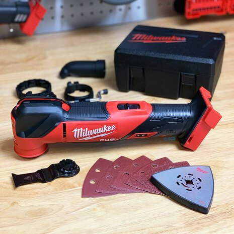 Milwaukee M18 FMT-0X 18V Accu multitool body + accessoireset in HD Box