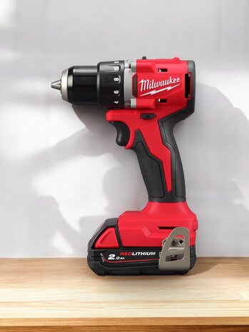 Milwaukee M18 BLDDRC-202C Compacte Accu Schroefboormachine 18V 2.0Ah in Koffer - 4933492833